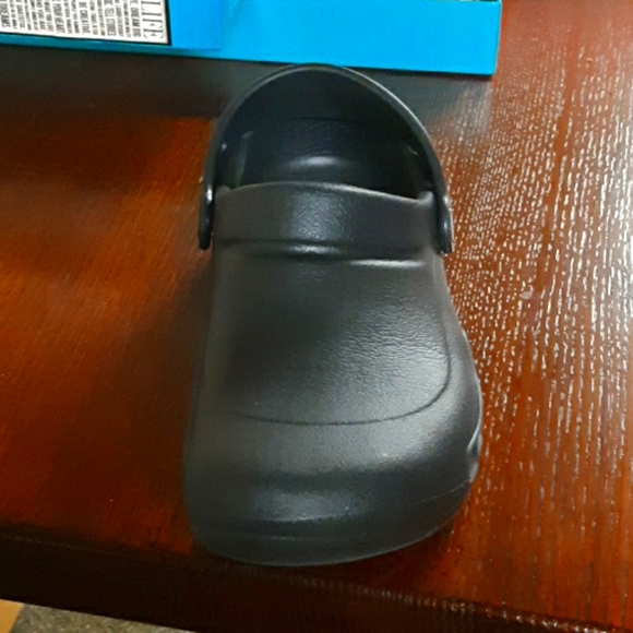 Crocs - Picture 2 of 6